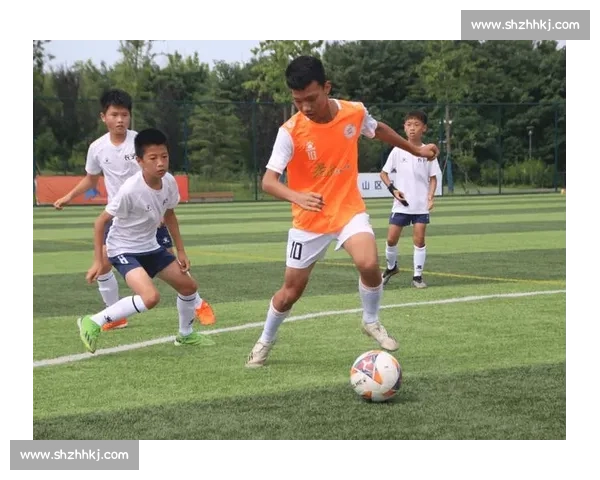 全球棒球联赛盛况空前 各大队伍争夺冠军荣耀 赛季火热进行中